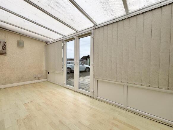 2 bed Semi-Detached Bungalow for sale Image 11