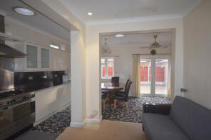 72, Icknield Drive, Gants Hill, Ilford IG2 6SD
