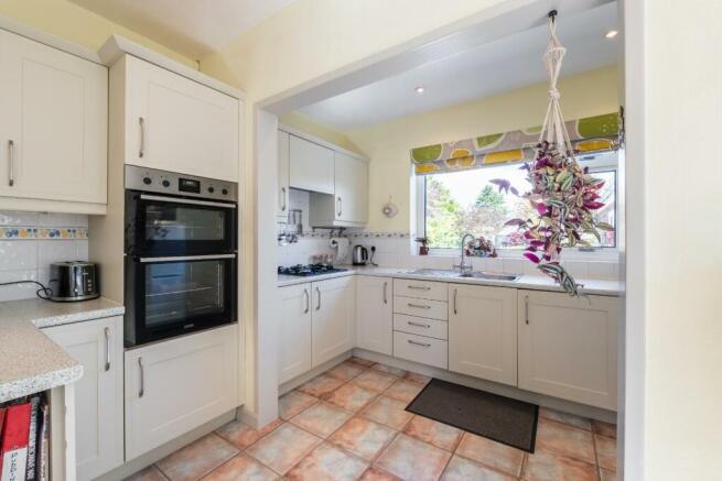 KITCHEN-2.jpg
