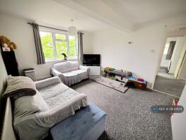 4c, Hillborough Mansions, Hillborough Road, Westcliff-on-sea SS0 0RZ