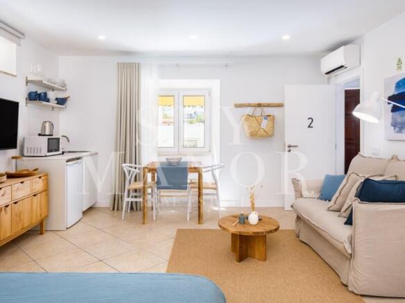 4 Studio Guest House