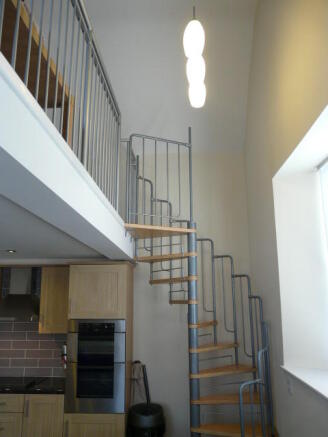 Bede, Mezzanine