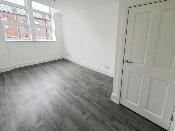 2 bed Apartment to rent Image 8