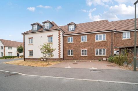 Bartlett Avenue, Badshot Lea, Farnham, Surrey, GU9
