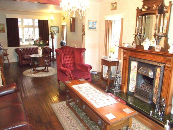 Lounge/ Dining Room