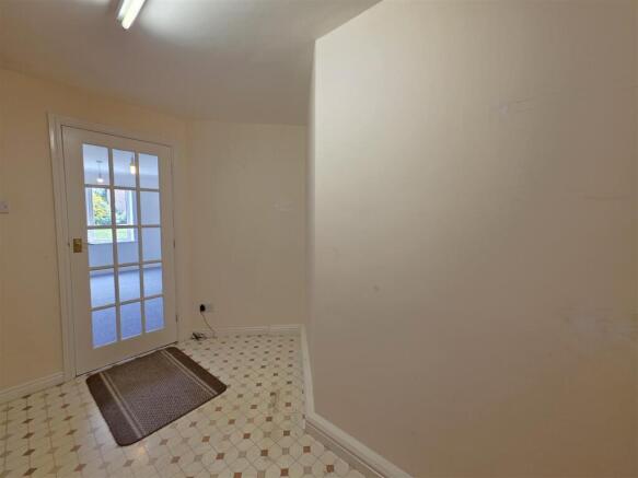 2 bed Apartment for sale Image 12