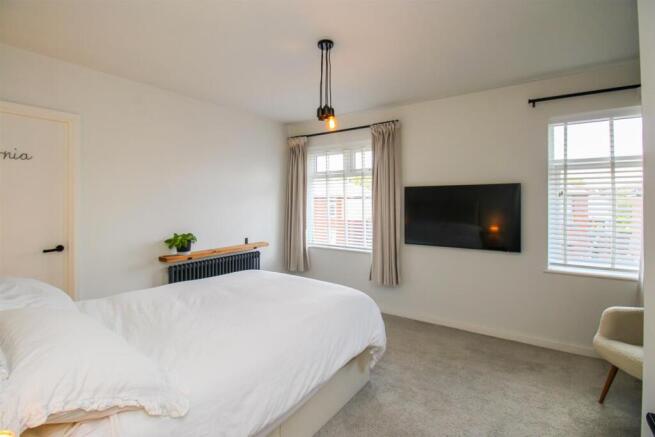 2 bed Semi-Detached for sale Image 7