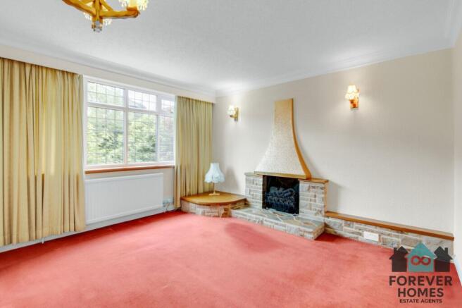 3 bed Detached for sale Image 4
