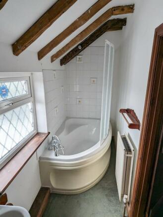 Bathroom 1.jpg