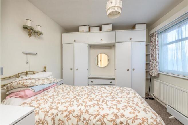 221216 - 107 St Anne_s Road, London Colney - 16.jp