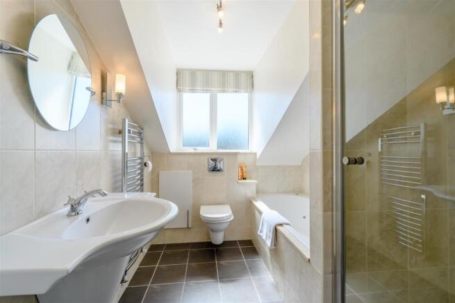 8417441-interior32.jpg