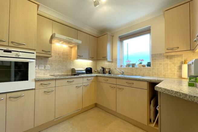 2 bed Flat for sale Image 4