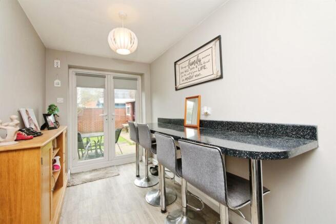 3 bed Semi-Detached for sale Image 7