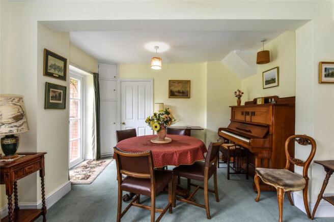 Sitting/Dining Room
