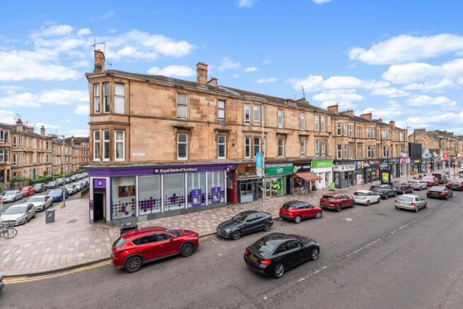 2-bed flat on Flat 2/2, 47 Kilmarnock Road, Shawlands, G41 3YN, £210,000
