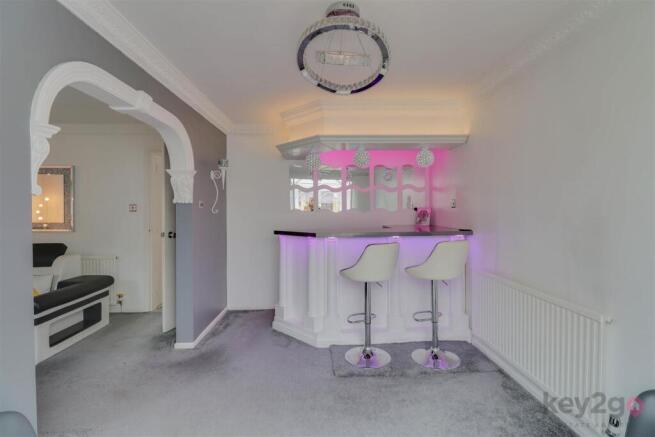 4 bed Detached for sale Image 11