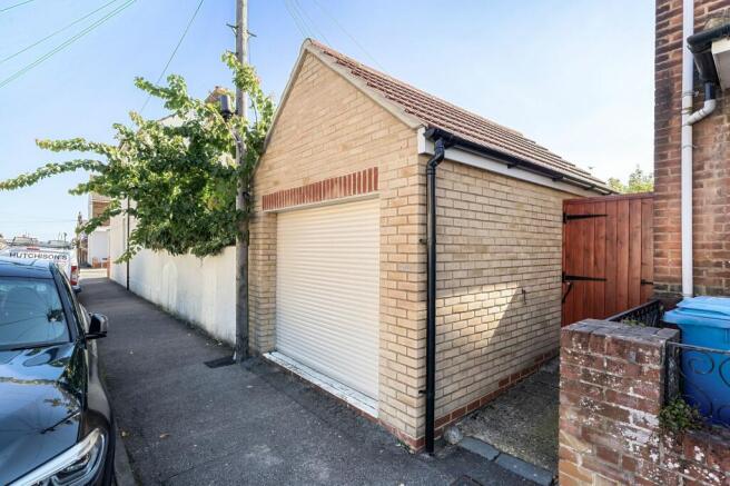 Garage 1