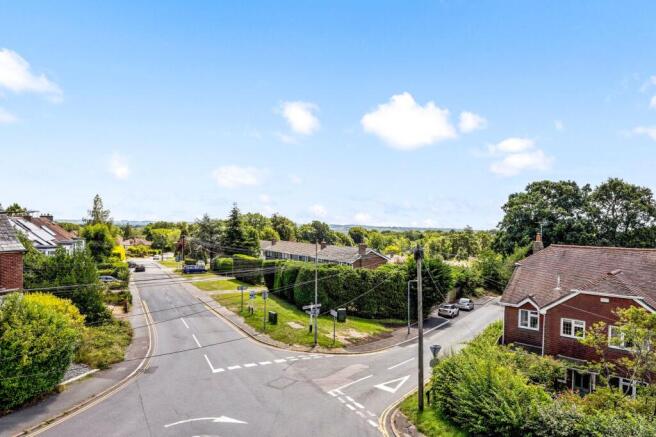 Whitehill Road, Crowborough, TN6 photo 4