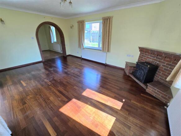 Meadow Court, Links Road, Gorleston photo 3