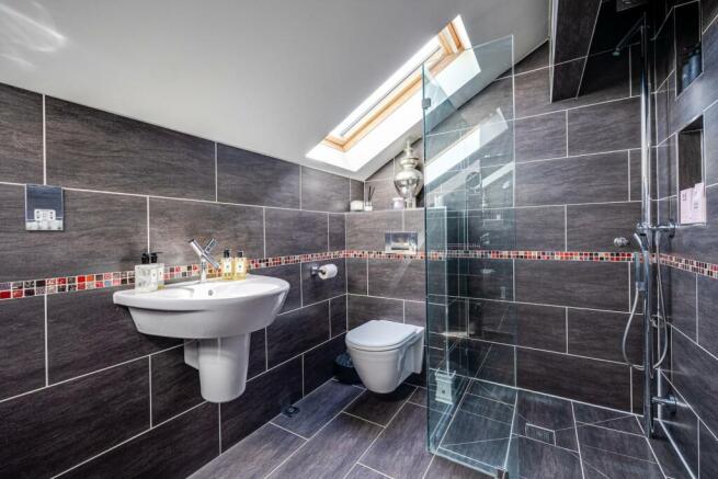 ENSUITE SHOWER ROOM