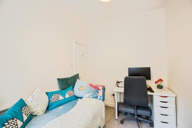 2 bed Terraced for sale Image 9