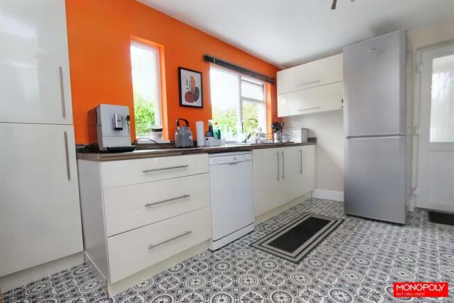 Kitchen (2).jpg