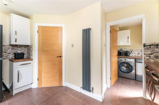 4 bed Detached for sale Image 11
