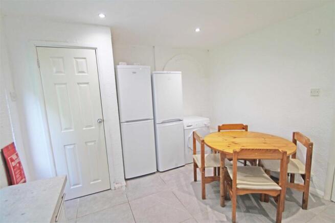Kitchen (2)