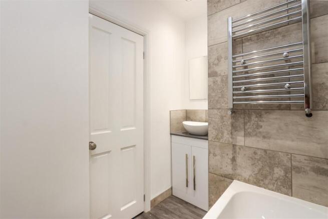 Bathroom2.jpg