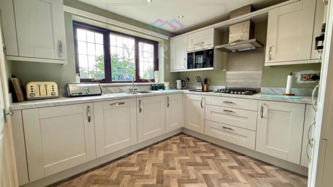 3 bed Bungalow for sale Image 10