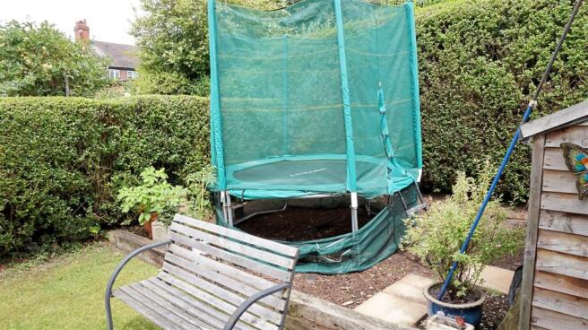 ENCLOSED REAR GARDEN