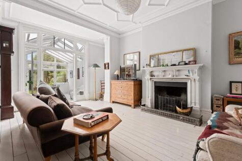 Ravenslea Road, London, SW12