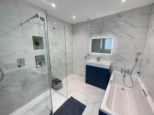 EN-SUITE (B1)
