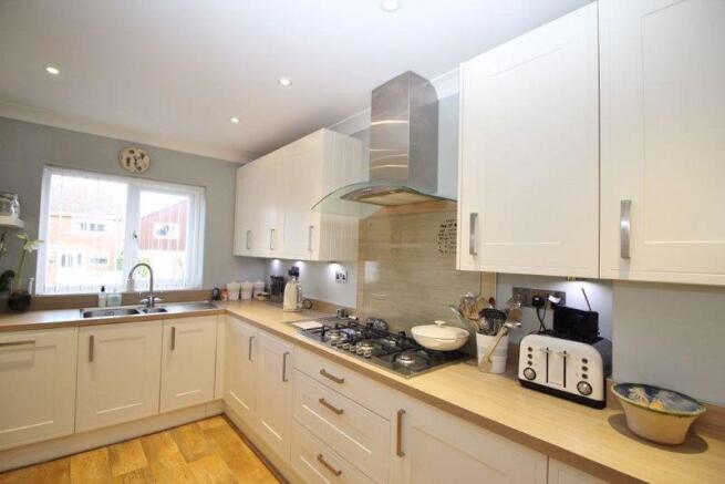 Kitchen/breakf...