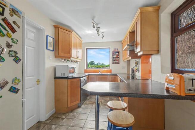 Kitchen_1.jpeg