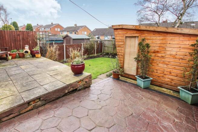 ENCLOSED REAR GARDEN