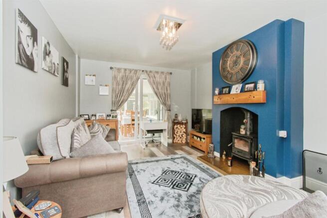 3 bed Semi-Detached for sale Image 5