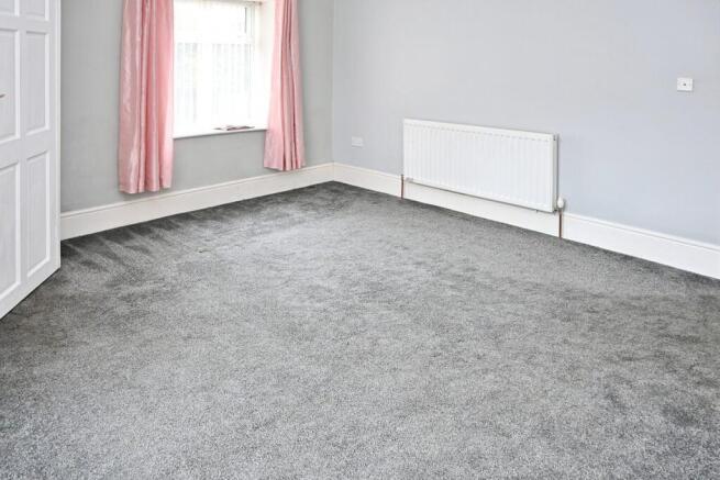 3 bed Semi-Detached to rent Image 5