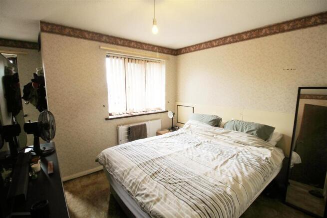 Bedroom 1.jpg