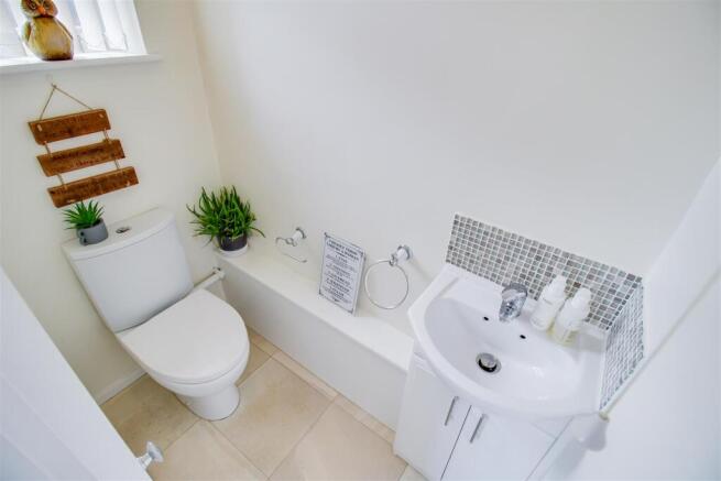 4 bed Semi-Detached for sale Image 9