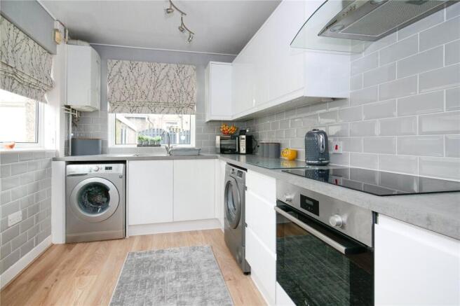 3 bed Semi-Detached for sale Image 6