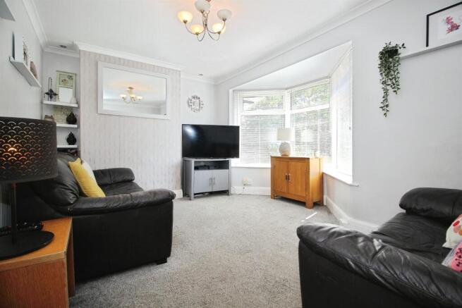 3 bed Semi-Detached for sale Image 4