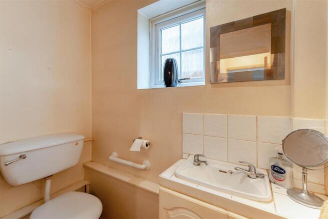 8641264-interior01.jpg