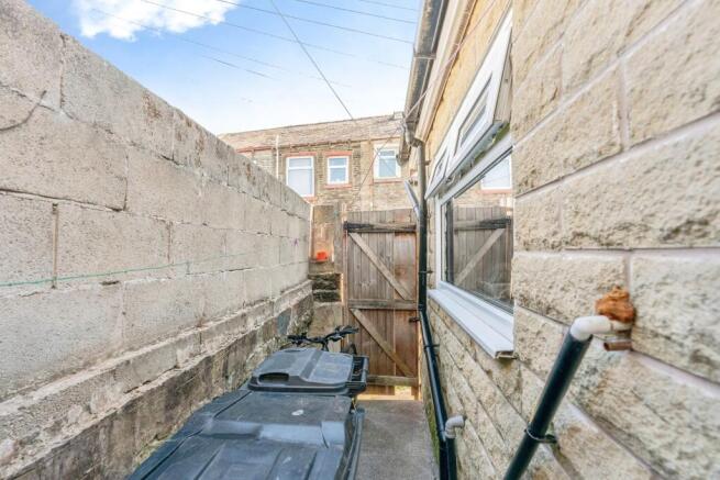 3 bed Terraced for sale Image 12