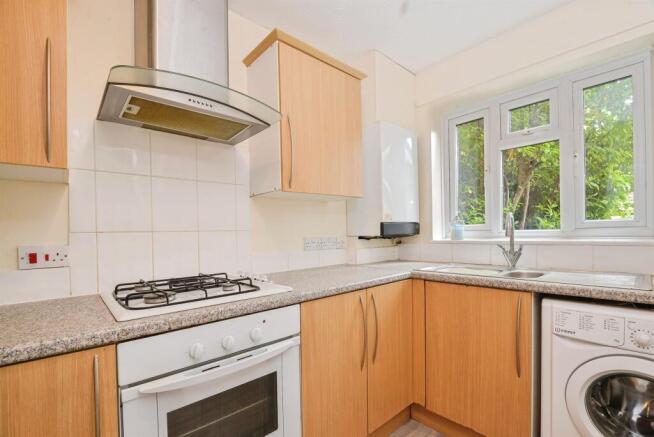 3 bed Terraced for sale Image 5