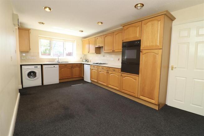 3 bed Detached Bungalow for sale Image 4