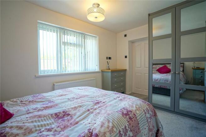 3 bed Bungalow for sale Image 12
