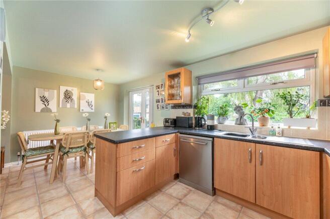 3 bed Semi-Detached for sale Image 11