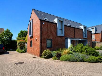 Windmill Close, Chichester, West Sussex, PO19