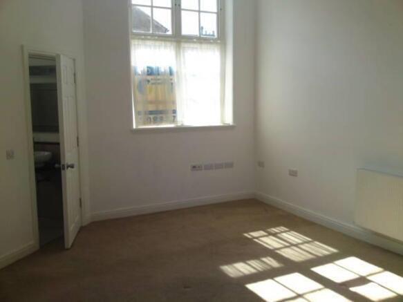 1 bed Apartment to rent Image 4